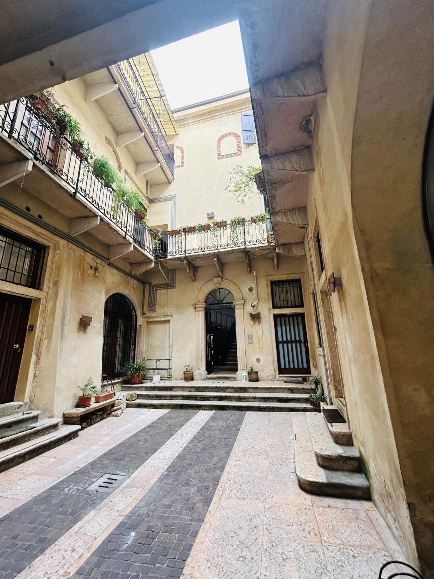 Residence Casanova Duomo Verona Exterior foto